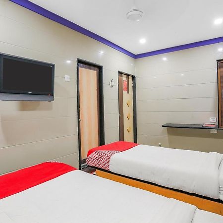 Oyo 10697 Hotel Suraj Inn Surat Exteriör bild